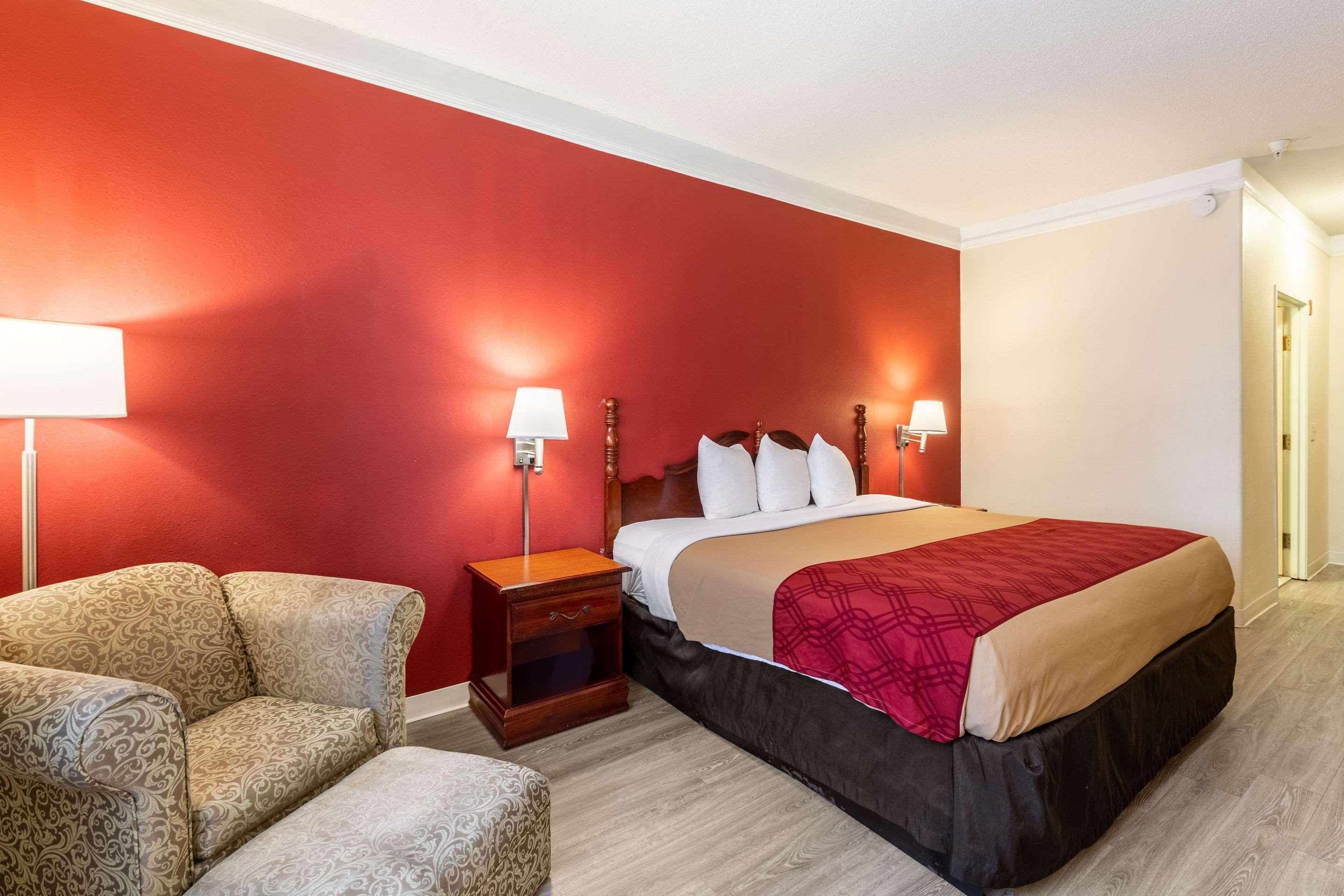 Econo Lodge Inn & Suites דאגלסוויל מראה חיצוני תמונה